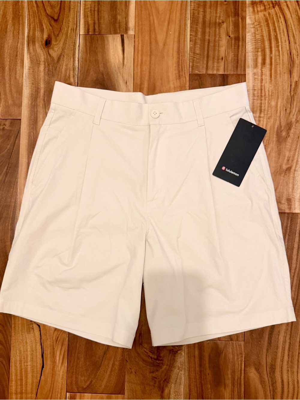 Lululemon Woven Relaxed-Fit Short 8” Light Ivory Size 32 NWT $98 Retail
